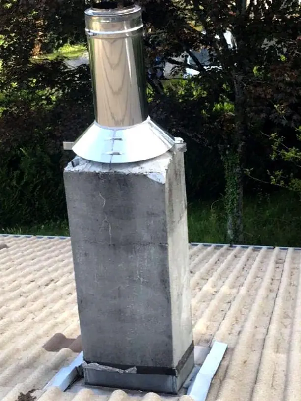 Souche reprise, chapeau inox posé : avant
